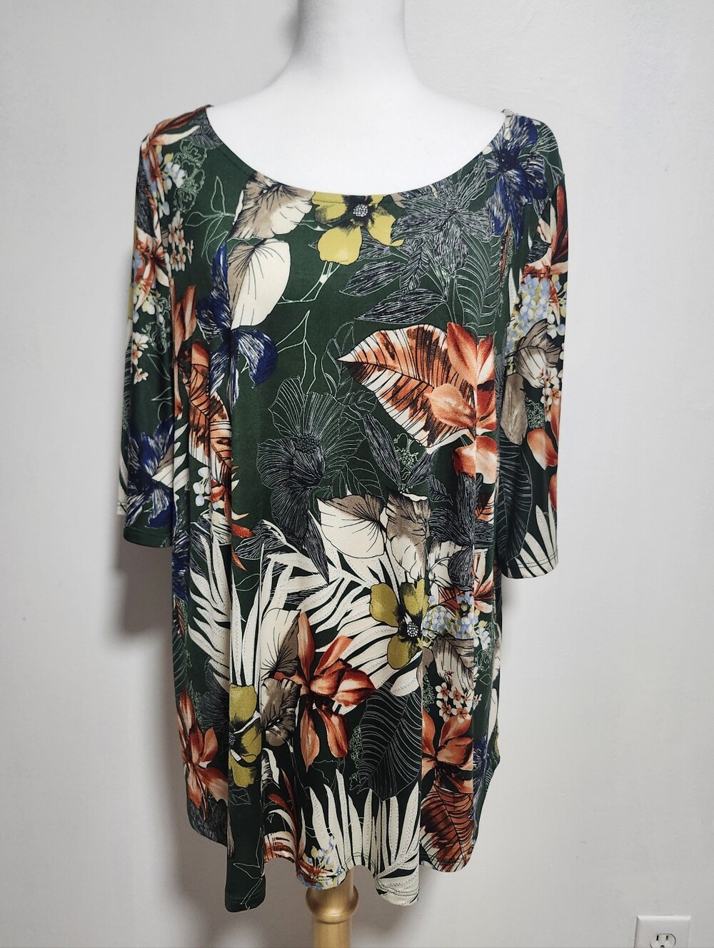 Floral Scoop Neck Tunic Top - Green By Laura